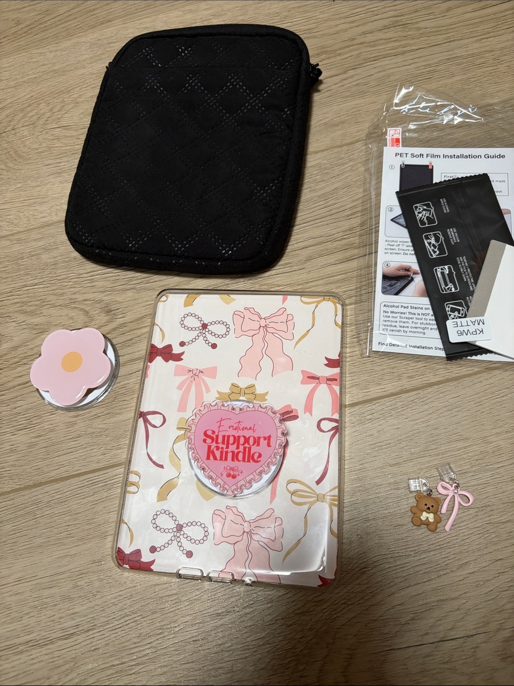 Kindle Colorsoft Accessory Bundle - Picture 3 of 6